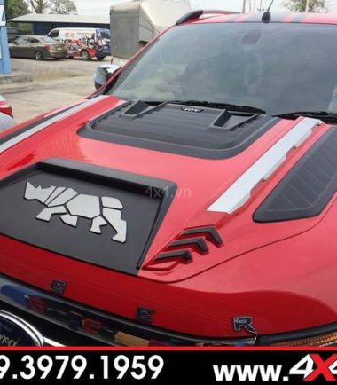 Đồ chơi xe Ford Ranger: Ốp nắp capo con tê giác rhino độ đẹp và ngầu cho xe bán tải Ford Ranger