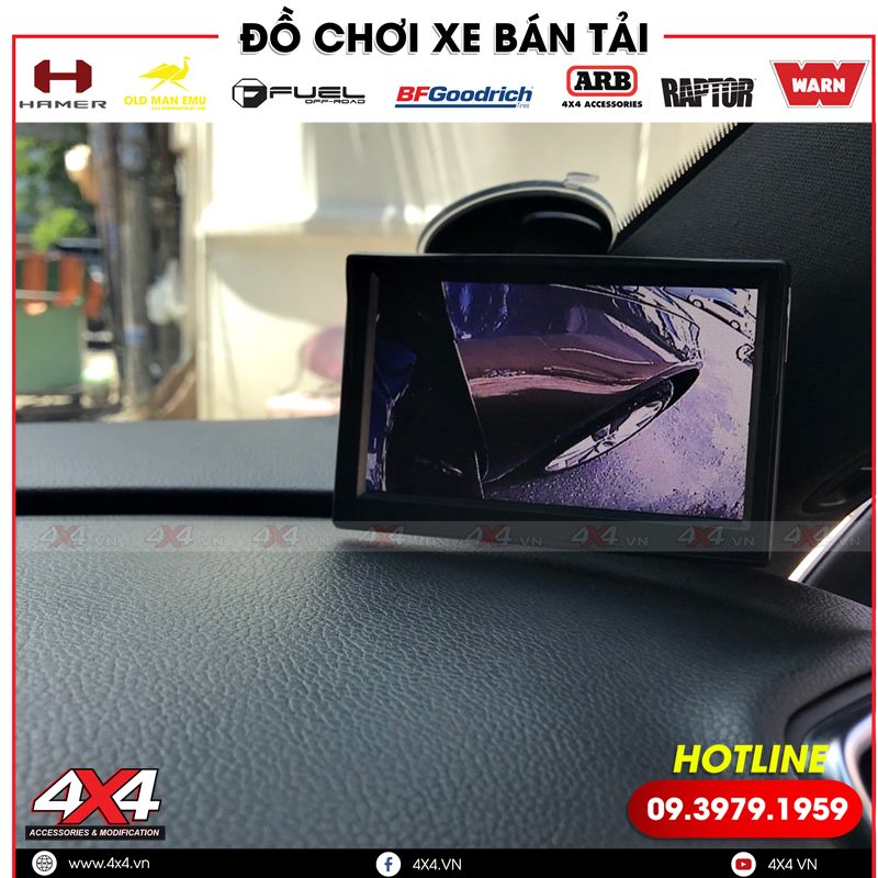 Camera lùi độ tiện lợi và đẳng cấp cho xe bán tải Ford Ranger