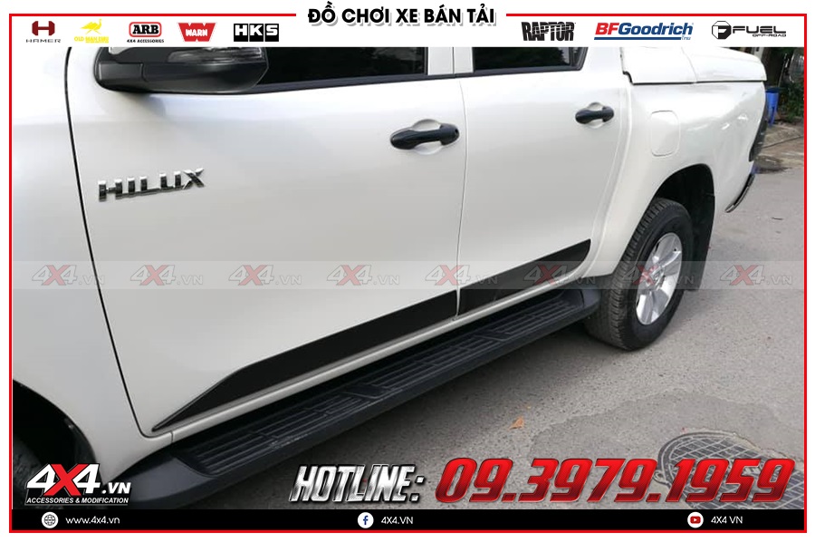 Chuyên cung cấp ốp hông cửa xe Toyota Hilux 2020 hàng nhập Thailand
