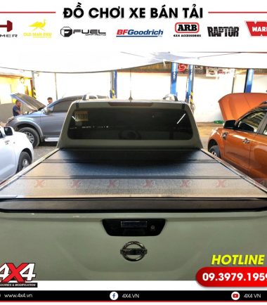 Nắp thùng 3 tấm là mẫu nắp thùng mới và rất tiện lợi cho xe bán tải Nissan Navara hiện nay