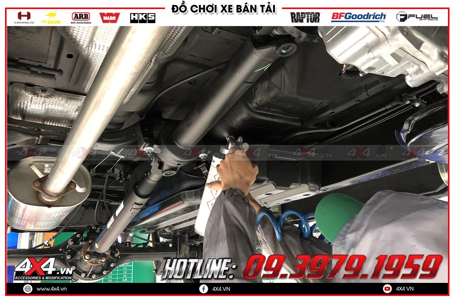 Hướng dẫn phủ gầm xe Toyota Hilux chất lượng nhất